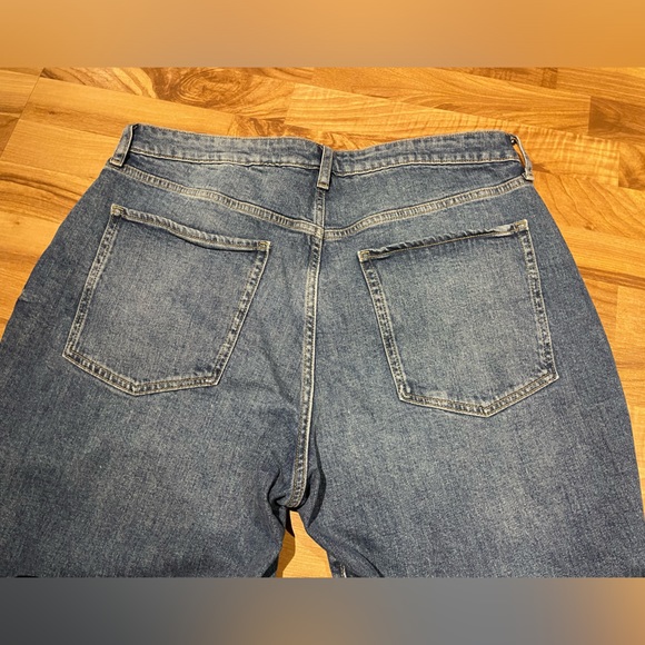 Old Navy High-Rise Curvy O.G. Straight Jean - Picture 4 of 10